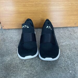 APL TechLoom Bliss sneaker in Black/White Size 8.5